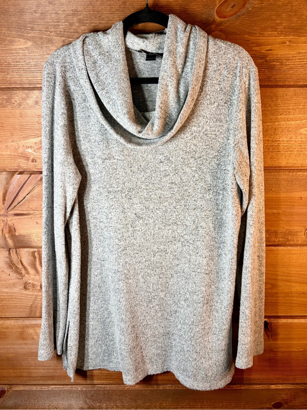 AGB Heather Gray Cowl Neck Sweater Size Medium 💕🩶